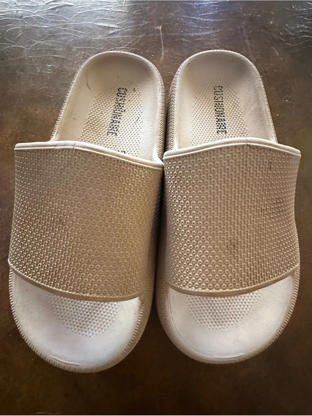 Cushionaire Tan Slides size 2